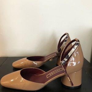 Marc Jacobs Patent leather Mary Jane Pumps